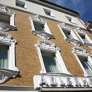 Alojamento de Acomodação e Pequeno-almoço Adlerhof **